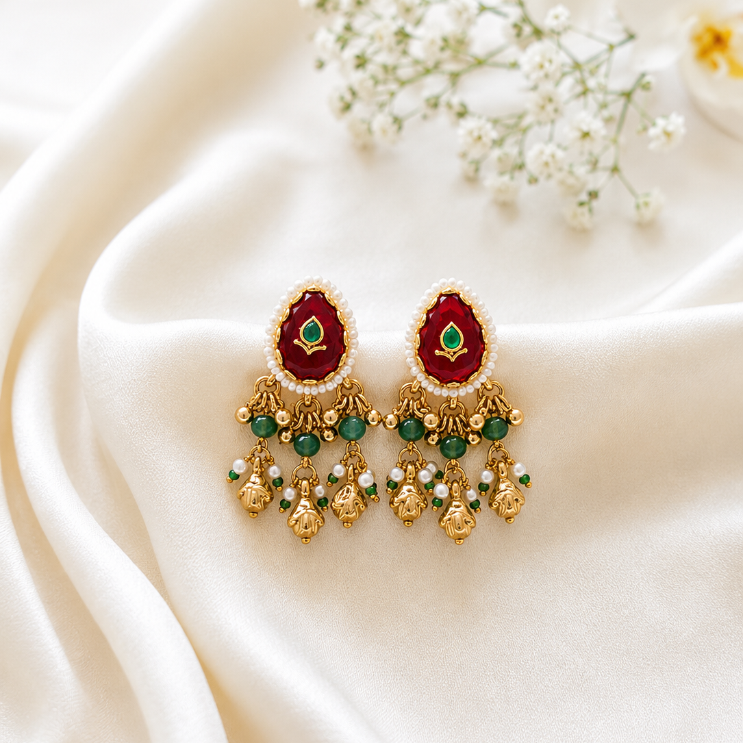 Emerald Gold-Toned chain pendant