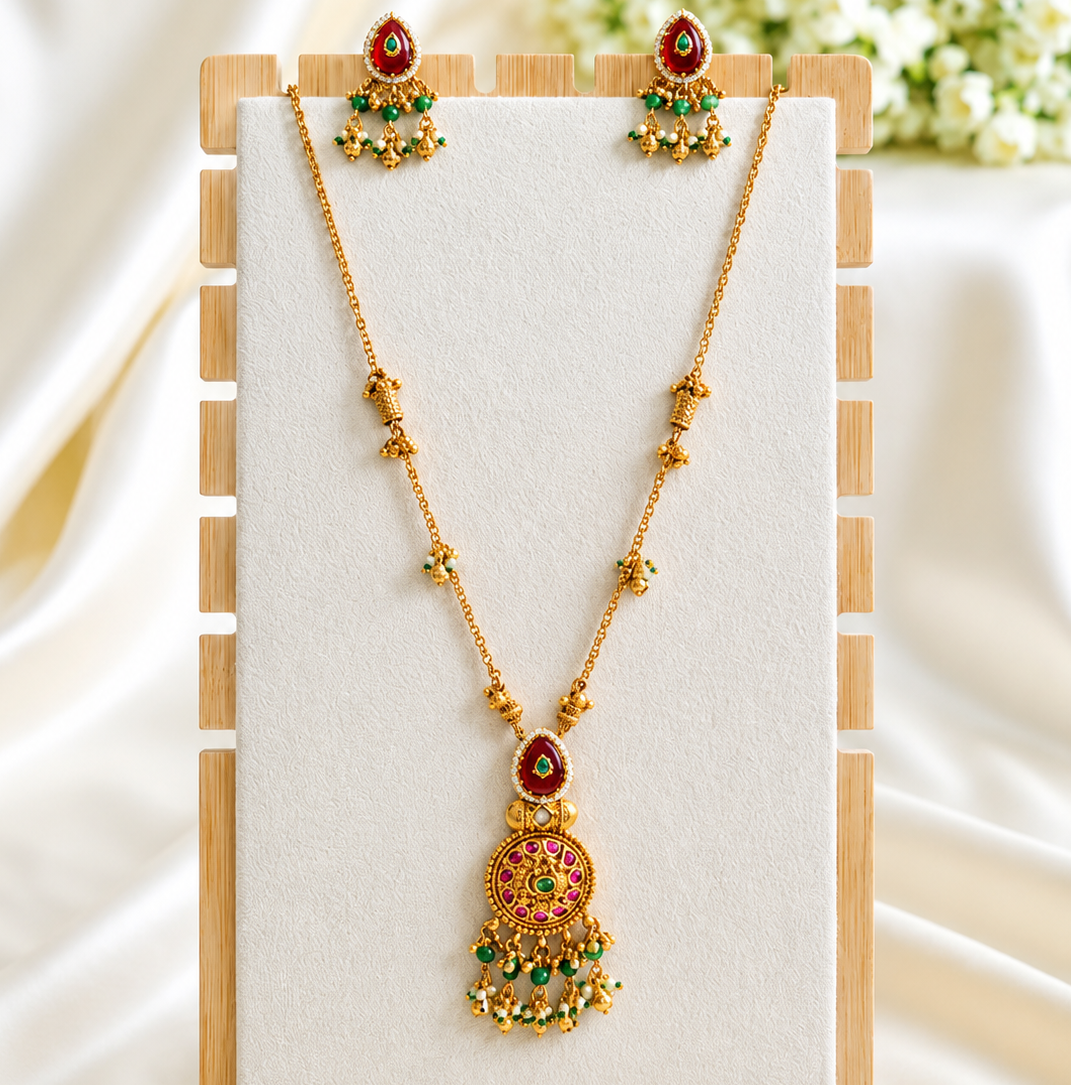 Emerald Gold-Toned chain pendant